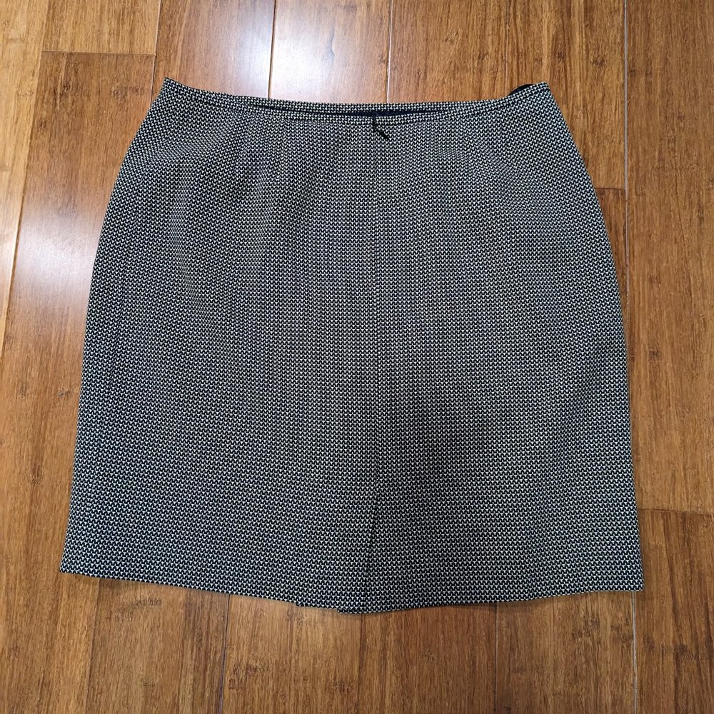 Kasper Black/White Print Pencil Skirt - Picture 7 of 9
